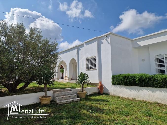 Villa avec jardin et piscine à vendre à Hammamet Sud51355351