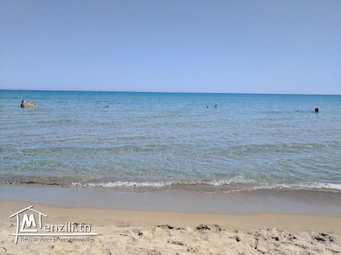 Une villa S+4 à la plage de Haouaria