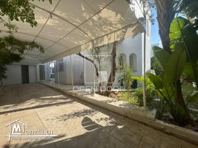 Villa avec piscine à louer Marsa Les Pins