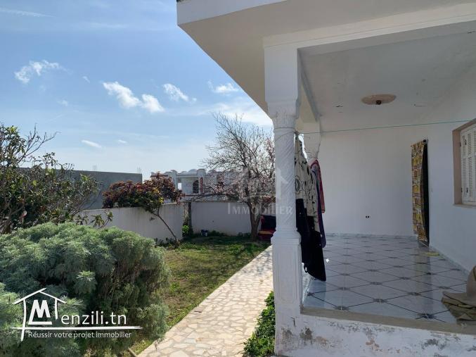 Belle maison S+2 avec jardin à Hammamet Sud à vendre 51355351