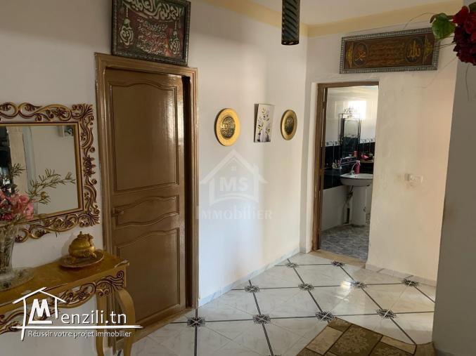 Belle maison S+2 avec jardin à Hammamet Sud à vendre 51355351