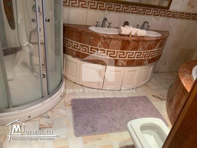 À LOUER (Court Durée) | Villa S+6 Pied dans l'Eau – Chatt Meriem, Sousse