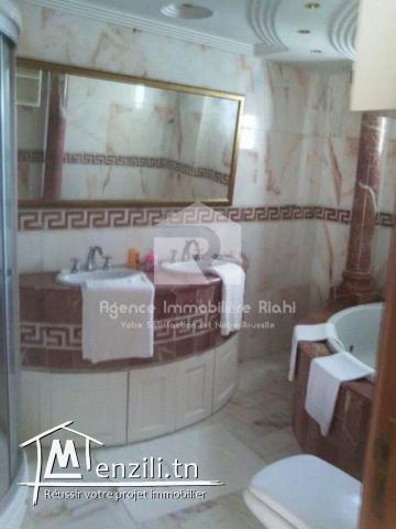 À LOUER (Court Durée) | Villa S+6 Pied dans l'Eau – Chatt Meriem, Sousse