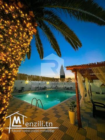 ? LOUER ?(Par Jour) ? Luxueuse Villa S+5 avec piscine ,? Pied dans l'eau ? Chatt Meriem, Sousse