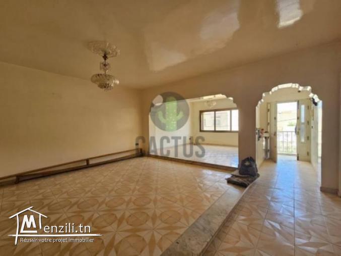 À vendre  Maison séparée en deux appartements à route de Tunis Nabeul.
