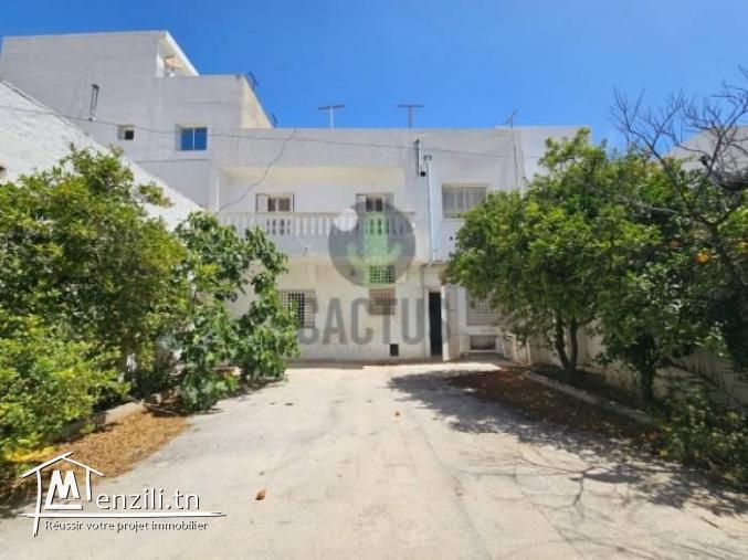 À vendre  Maison séparée en deux appartements à route de Tunis Nabeul.