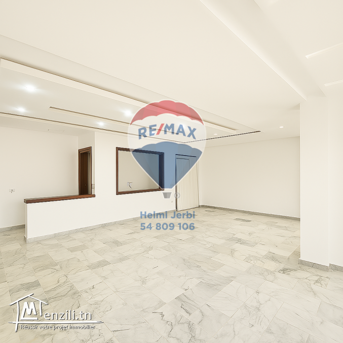 S+3 retapé à neuf à Ennasr à louer