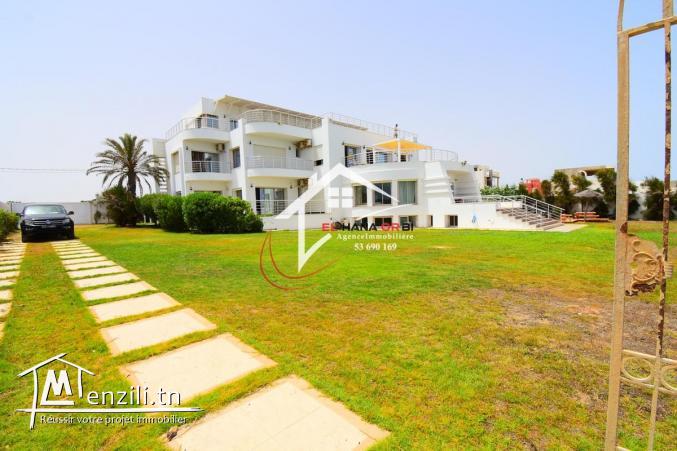 château front de mer 1ère étage pour vacance à rejiche mahdia