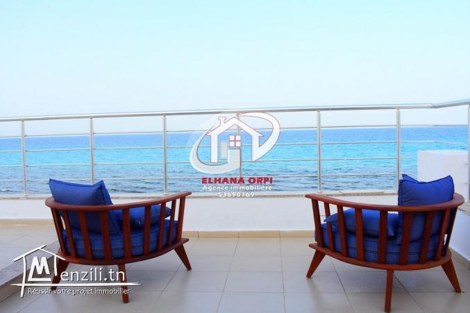 château front de mer 1ère étage pour vacance à rejiche mahdia