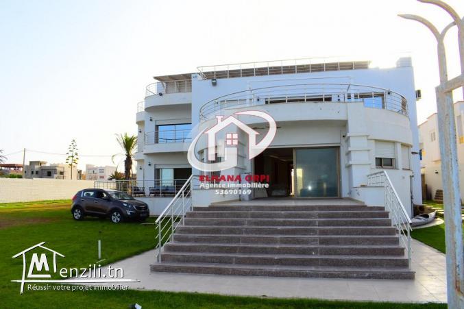 château front de mer 1ère étage pour vacance à rejiche mahdia