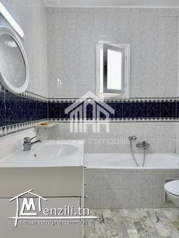 duplex jumelé des deux côtés situé à Marsa, cité Tabak