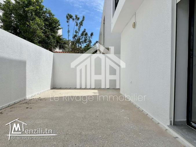 duplex jumelé des deux côtés situé à Marsa, cité Tabak