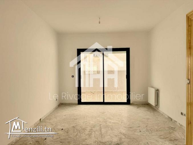 duplex jumelé des deux côtés situé à Marsa, cité Tabak