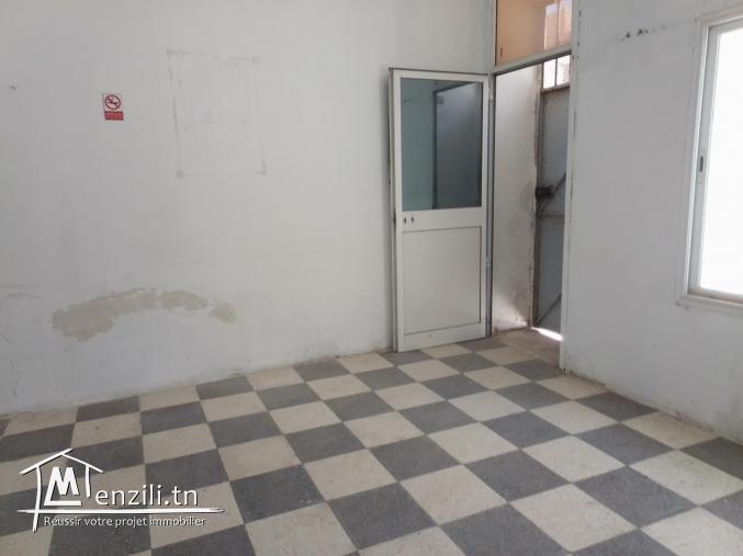 Local commercial à louer, environ 1000m2