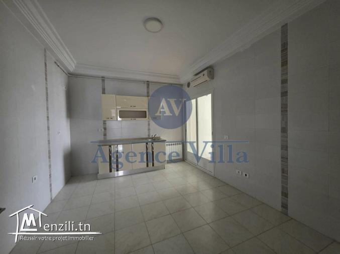 un bureau spacieux au lac2