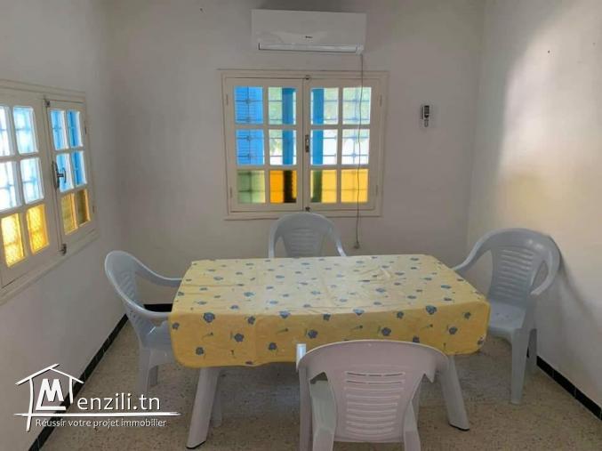 Une maison bien placée coté café Barista