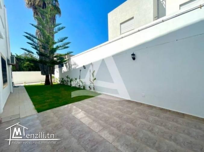 Location d'un RDC avec jardin à Gammarth