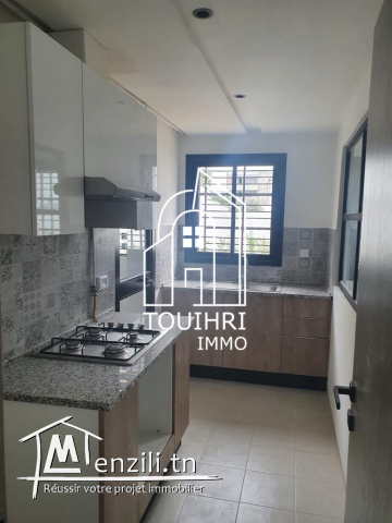 Un Appartement s1 a la parc soukra