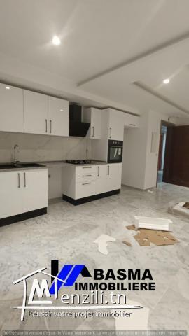 A VENDRE: Maison à Rénover R+3 - à 2 Pas de Route Touristique, Khezama