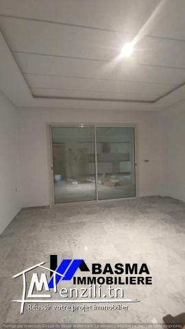 A VENDRE: Maison à Rénover R+3 - à 2 Pas de Route Touristique, Khezama