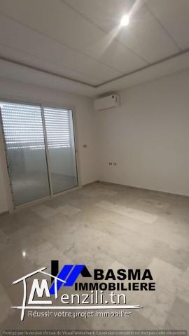 A VENDRE: Maison à Rénover R+3 - à 2 Pas de Route Touristique, Khezama