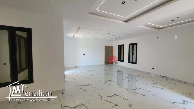 VILLA DE PLAIN-PIED AVEC PISCINE À HOUMT SOUK DJERBA ZA - RÉF V705