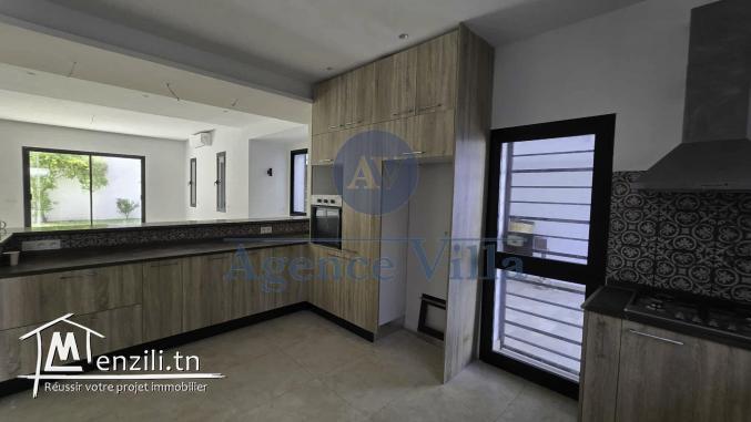 une villa à gammarth avec piscine