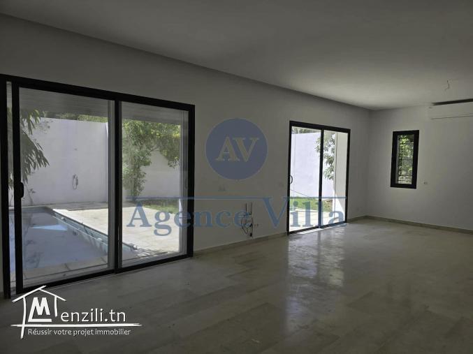 une villa à gammarth avec piscine