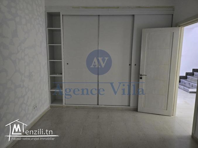 une villa à gammarth avec piscine