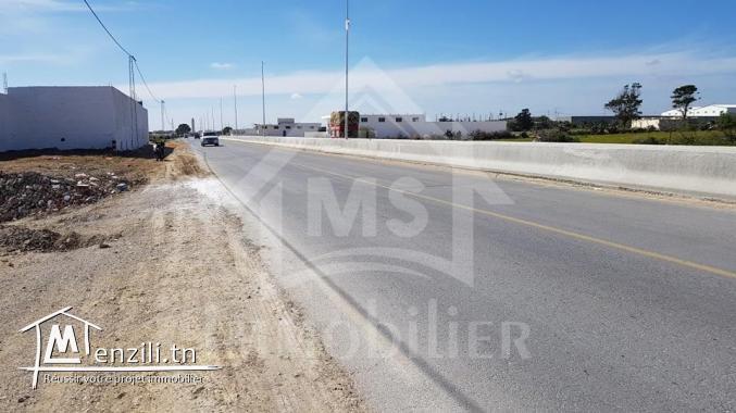 Un terrain pieds dans l'eau avec 2 garages à Korba à vendre 51355351