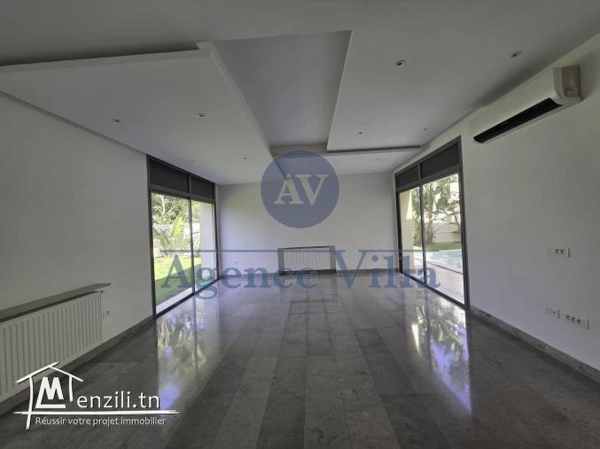 une villa avec piscine aux jardins de carthage