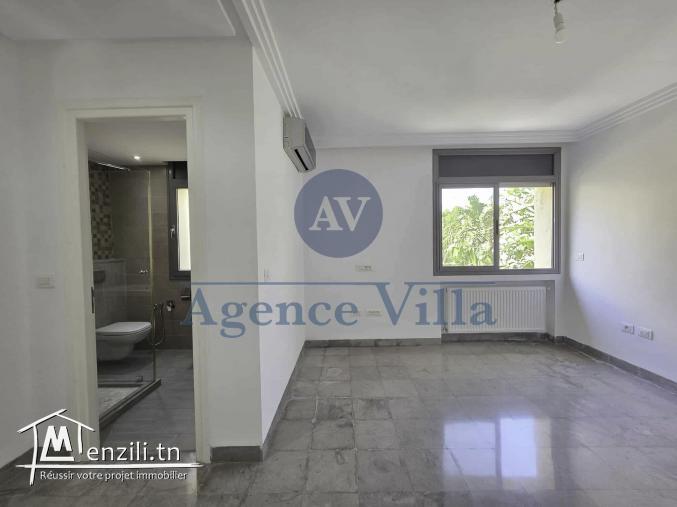 une villa avec piscine aux jardins de carthage