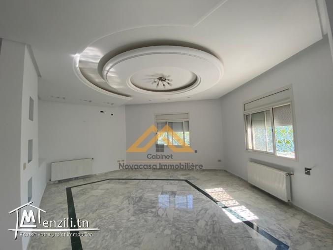 À Louer – Spacieux S+3 avec Jardin & Garage à Chott Mariem ????