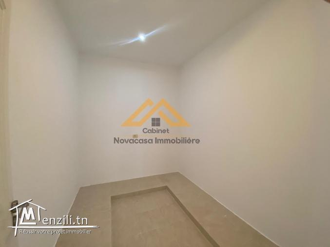 À Louer – Spacieux S+3 avec Jardin & Garage à Chott Mariem ????