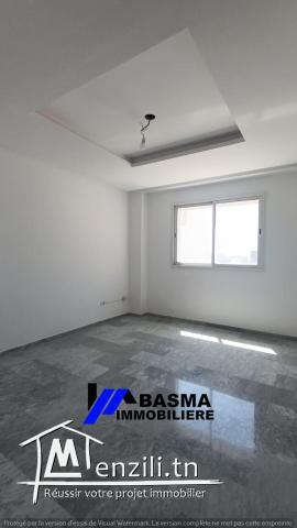 A VENDRE : Un appartement S+2 à Khzema EST