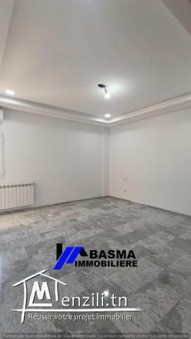 A VENDRE : Un appartement S+2 à Khzema EST