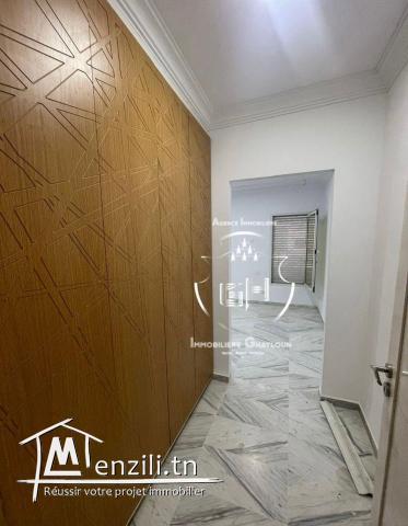 Villa à louer Ennasr 2