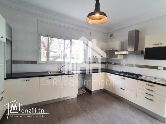 une villa S4 avec vue mer  à la marsa