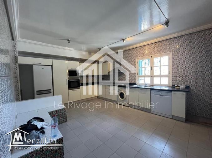 une spacieuse villa S+6