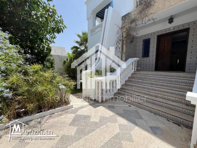 une spacieuse villa S+6