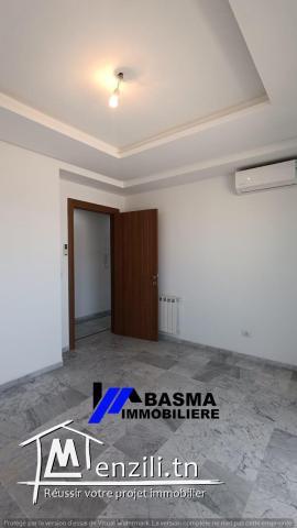 A VENDRE: Un appartement S+2 à Khzema Est