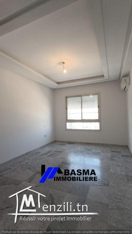 A VENDRE: Un appartement S+2 à Khzema Est