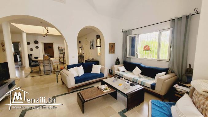 A VENDRE EN ZT BELLE VILLA AVEC PISCINE PRIVÉE - RÉF V623