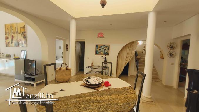 A VENDRE EN ZT BELLE VILLA AVEC PISCINE PRIVÉE - RÉF V623