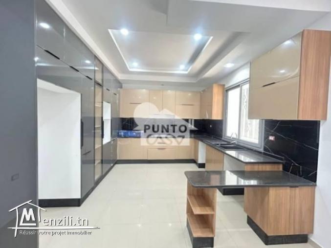 Villa Indépendante à Vendre - Rejiche   Mahdia