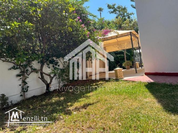 une villa S5  idéalement  à la Marsa