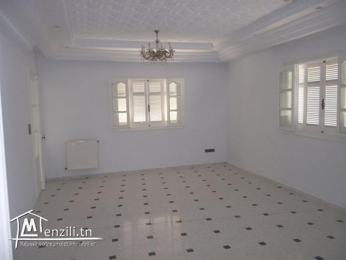 un etage de villa a louer a la Marsa