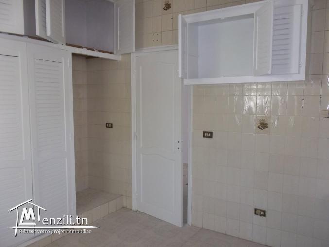 un etage de villa a louer a la Marsa