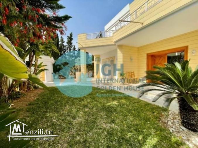 A Louer Villa S5 avec piscine à Gammarth