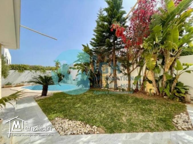 A Louer Villa S5 avec piscine à Gammarth